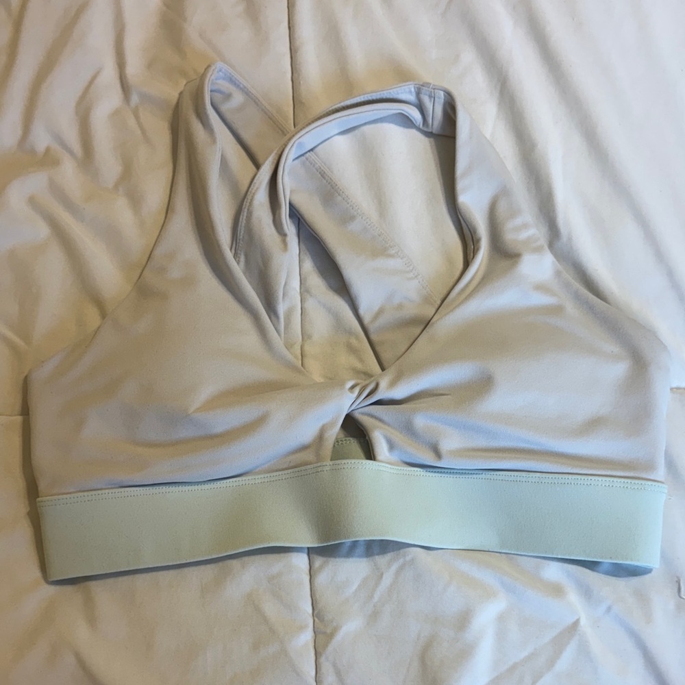 Fabletics Light Cream Twist Sports Bra